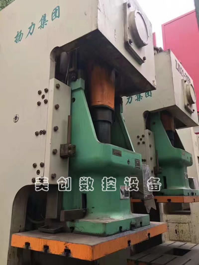 ���։����C(j��)