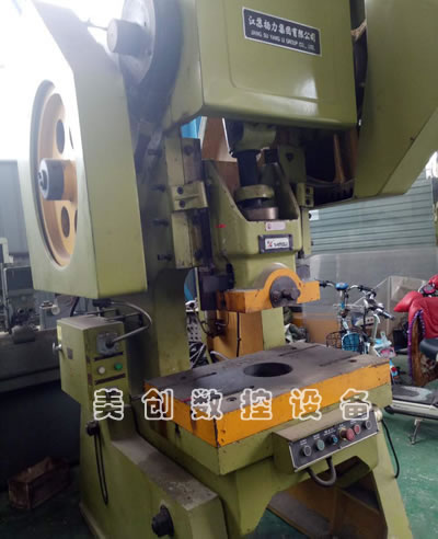 ���۶��֓P(y��ng)��J23-80�_ʽ�ɃA�����C(j��)